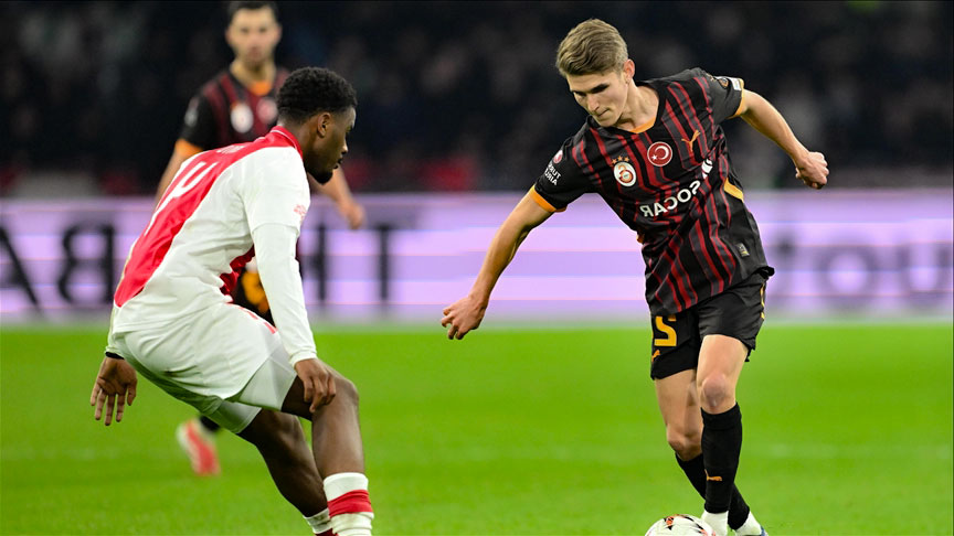 مباراة فريق أياكس ضد فريق غلطة سراي