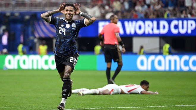 argentina beat england to qualify for the final