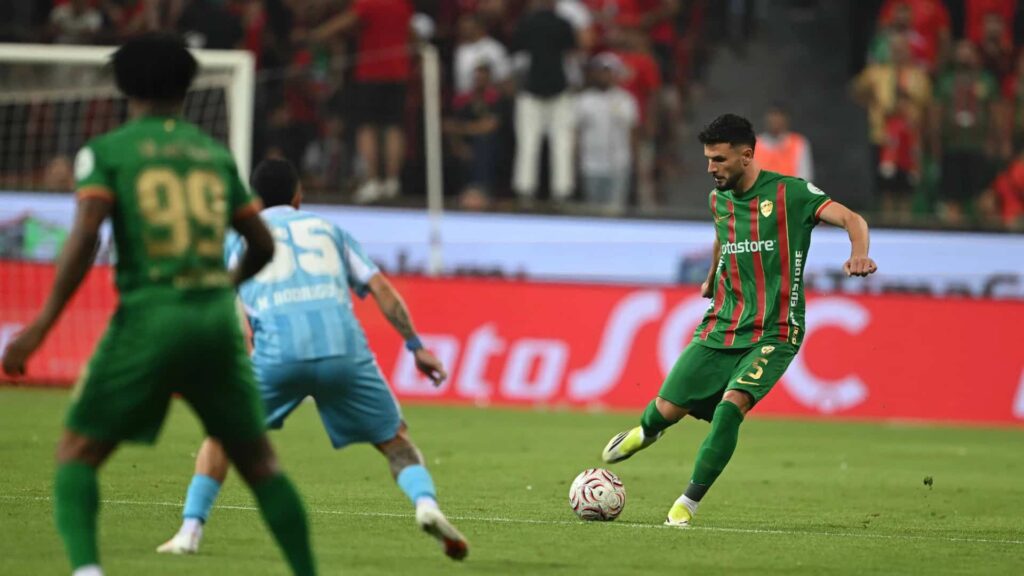 Amedspor vs. إرضروم سبور - مباراة الظهور الأول في الدوري الممتاز - صورة من GZT